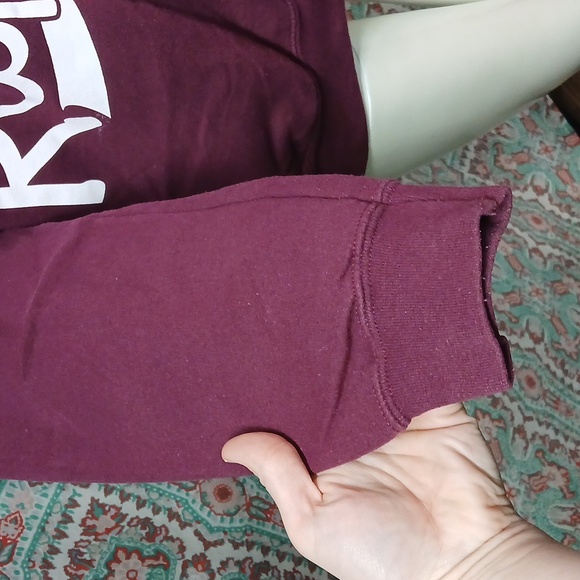 Gildan Fresh Generation Maroon Sweater, Size M - Picture 8 of 9